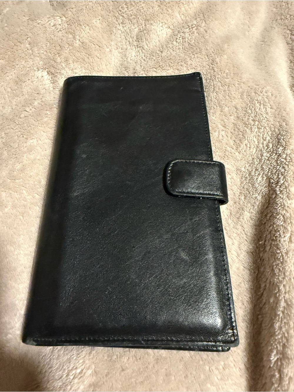 Yami Black Leather Snap Closure Travel Wallet